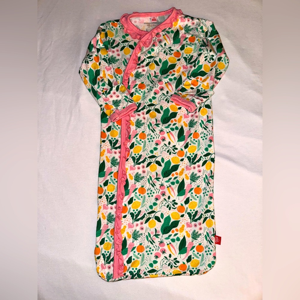 Magnetic Me Modal Magnetic Gown. SZ- newborn